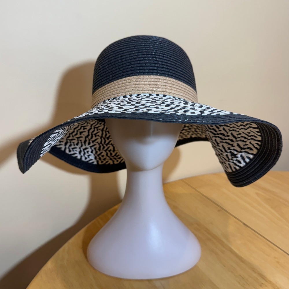 Woven Wide Brim Floppy Sun Hat Black White Geometric Pattern Beach Coastal